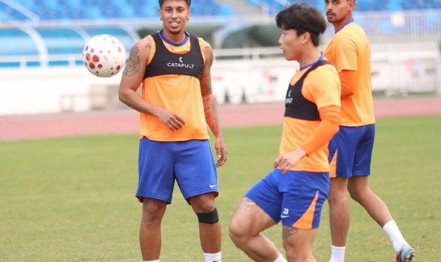 必发-泰山队赛季球衣号码有变化 彭啸改穿3号 谢文能变7号