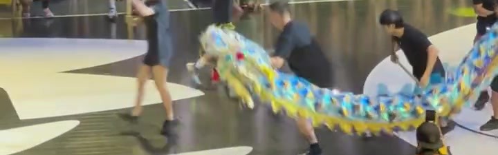 中国元素拉满！库里一行伴着舞龙震撼出场 这波打多少分